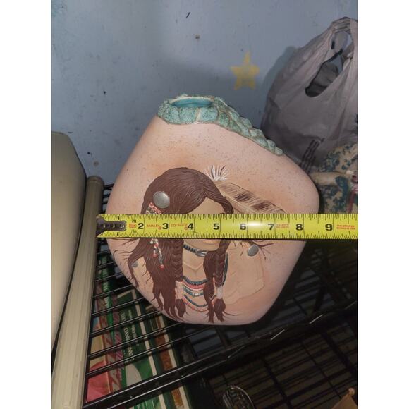 AMERICAN INDIAN POTTERY VASE RUST terricotta Indian girl - Picture 7 of 7